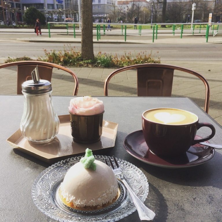 Cafe Magdeburg Mademoiselle Cupcake Innenstadt Kaffee trinken